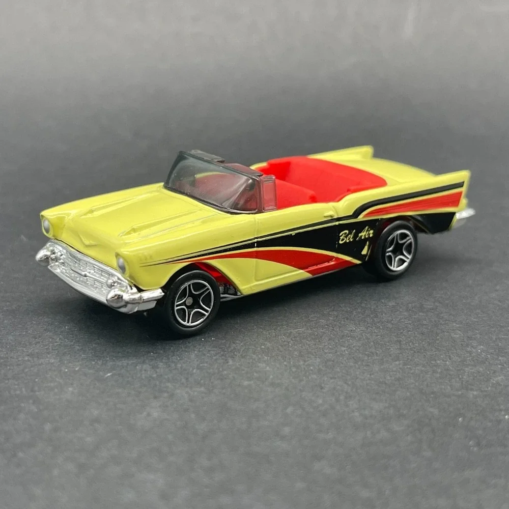 Matchbox 1957 '57 Chevrolet Chevy Bel Air Convertible Car Yellow Diecast 1/66‎